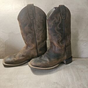 Boys Size 5 Brown Cody James Cowboy Boots Worn Once